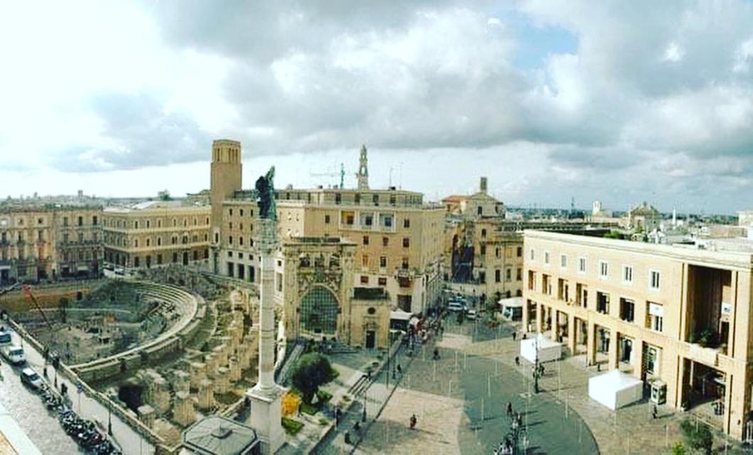 ليتشي B&B Degli Artisti Suite المظهر الخارجي الصورة