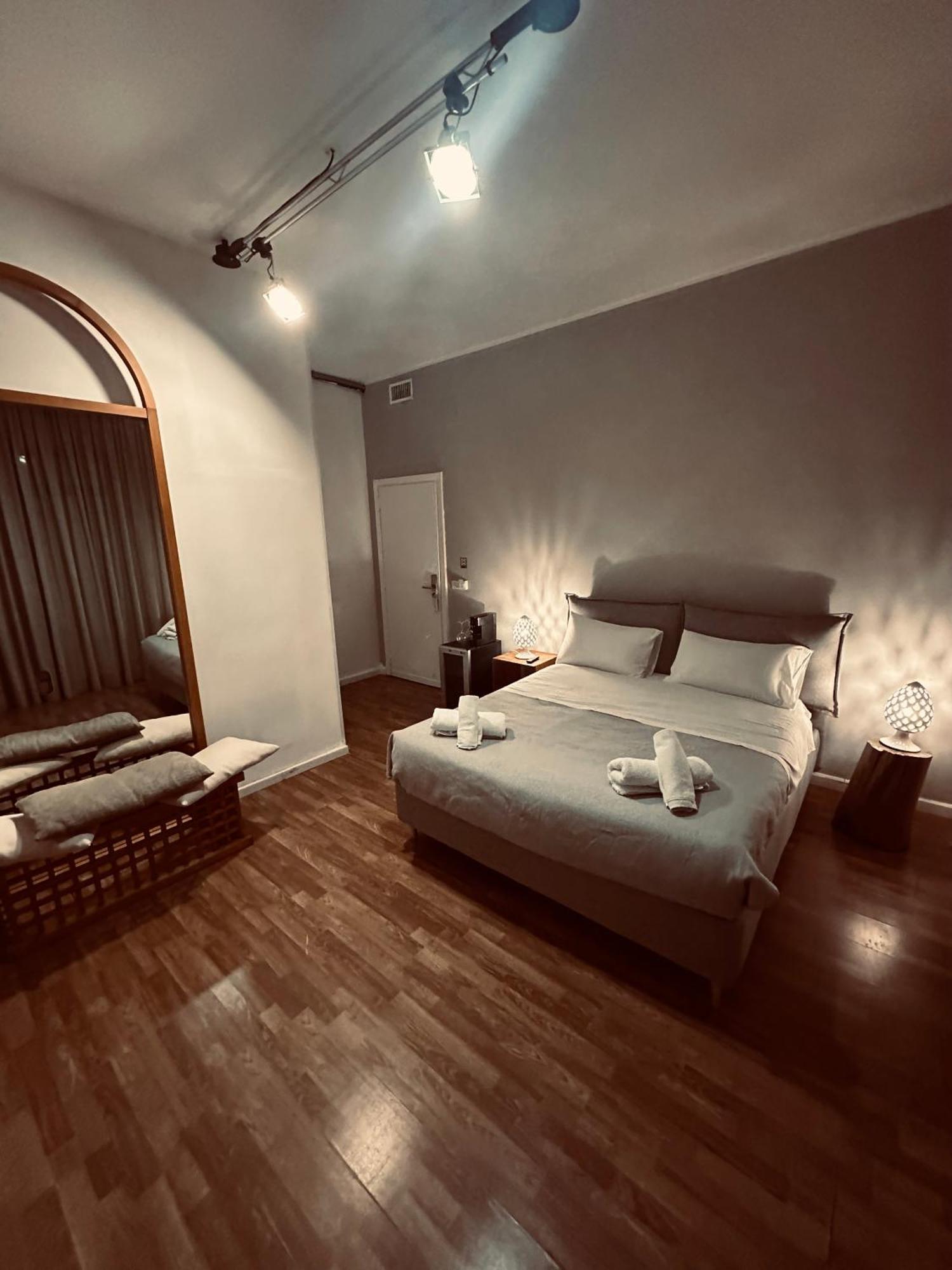 ليتشي B&B Degli Artisti Suite المظهر الخارجي الصورة