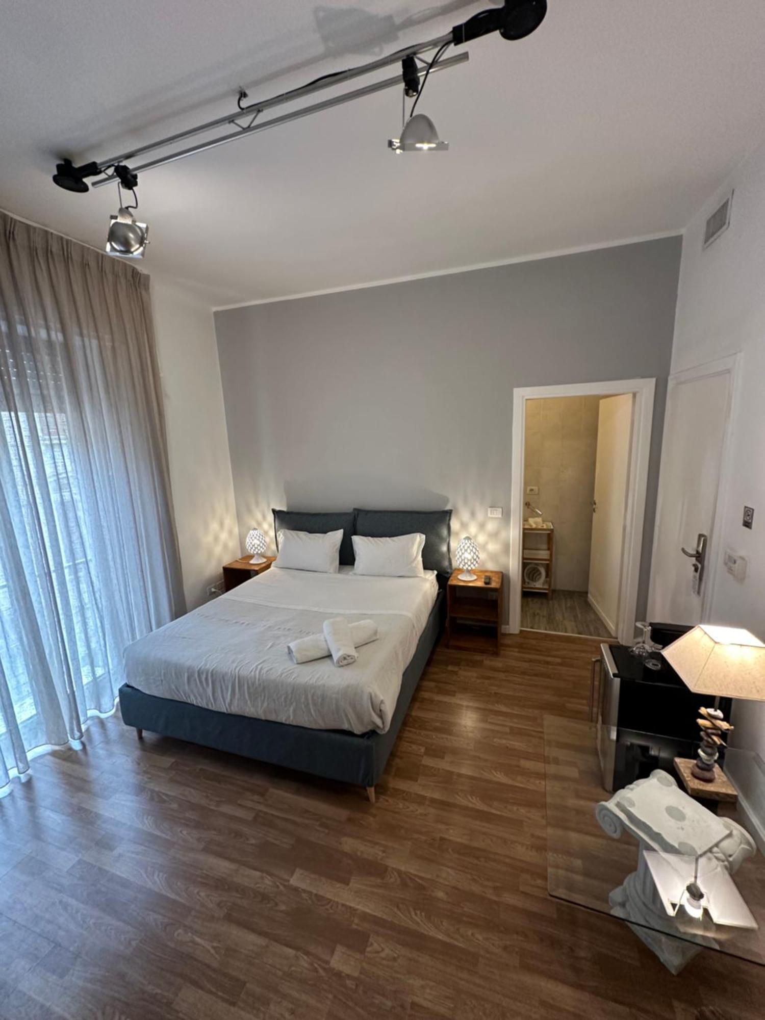 ليتشي B&B Degli Artisti Suite المظهر الخارجي الصورة