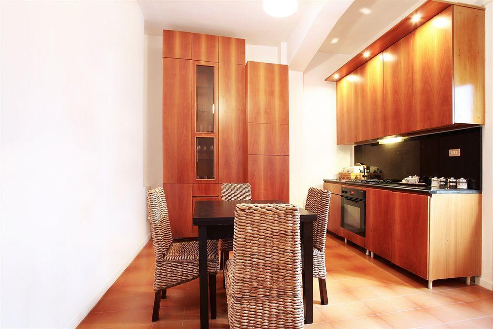 ليتشي B&B Degli Artisti Suite المظهر الخارجي الصورة