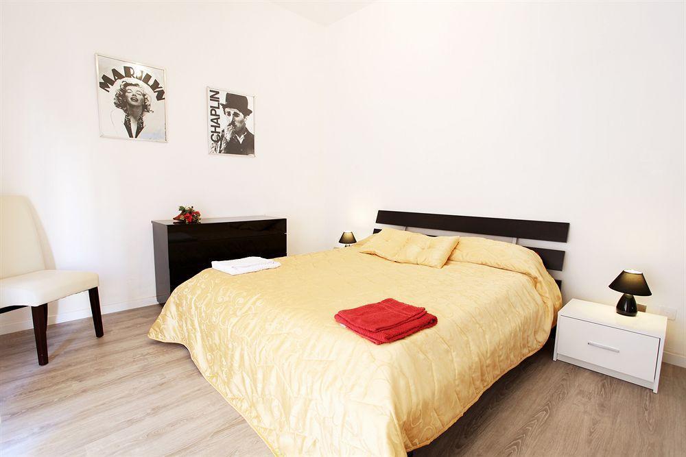 ليتشي B&B Degli Artisti Suite المظهر الخارجي الصورة