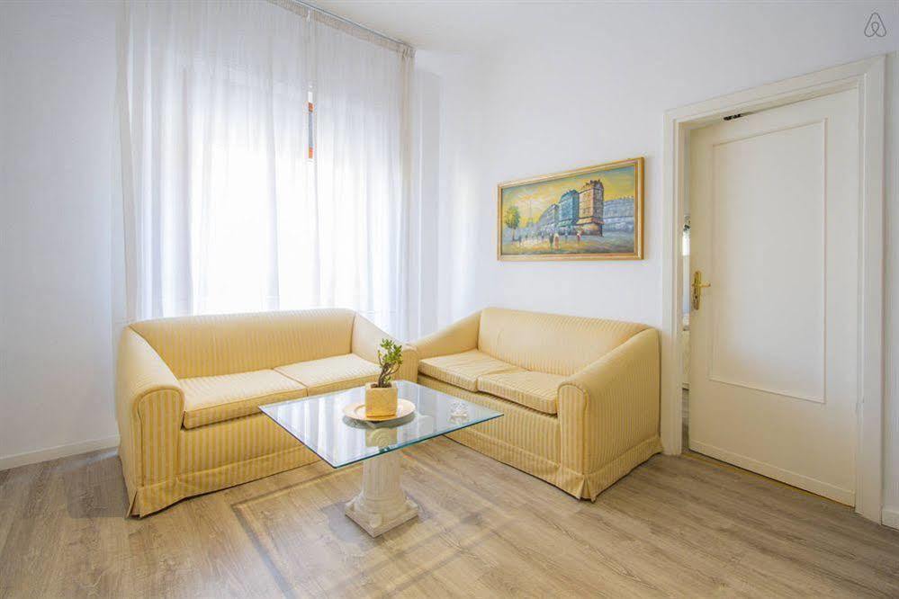 ليتشي B&B Degli Artisti Suite المظهر الخارجي الصورة